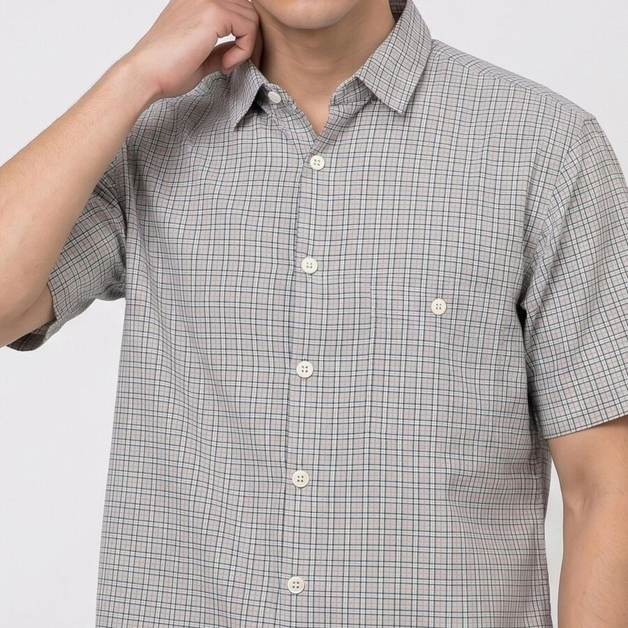 Men's Light Blue Half Sleeves Spread Collar Regular Fit Shirt, हल्का नीला, large
