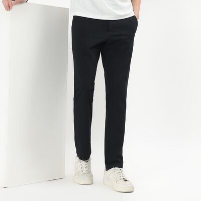 Men's Deep Jet Black Slim Fit Flat-Front Casual Trousers