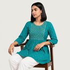 Women's Dark Green Round Neck Embroidered Kurti, गहरा हरा, small
