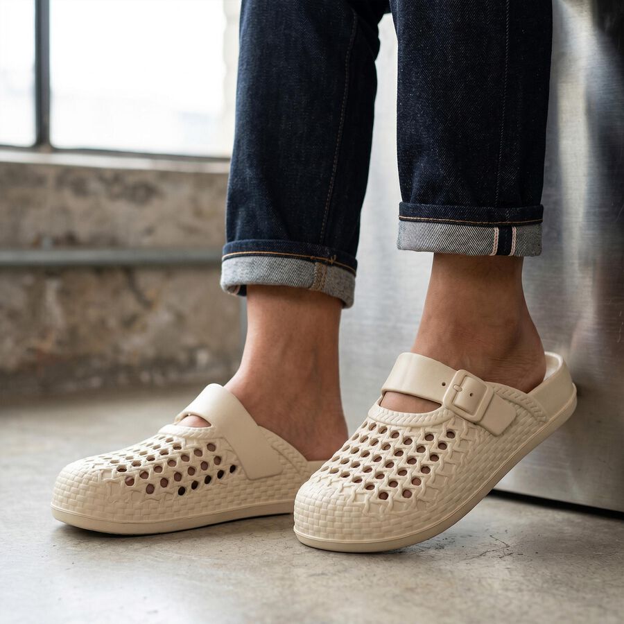 Women's Beige Slip-On Clogs, गहरा पीला, large