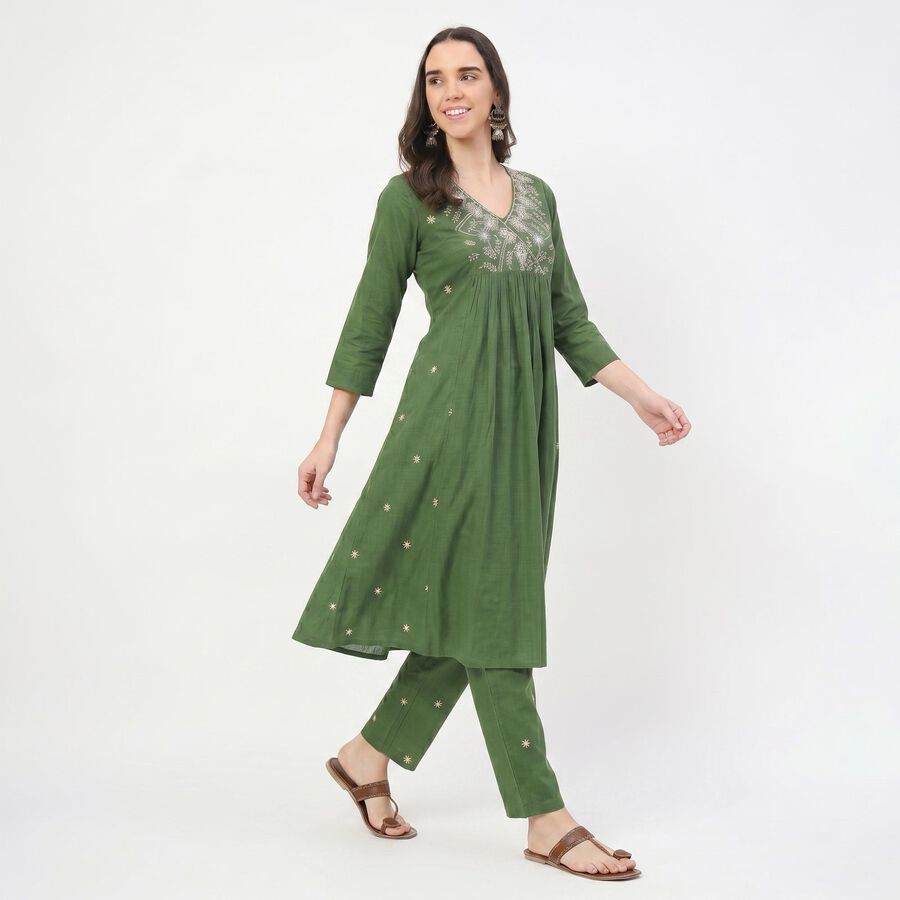 Women's Green Cotton V-Neck Embroidered Kurta, हल्का हरा, large