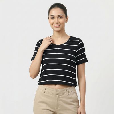 Women's Black Round Neck Sleeveless Top
