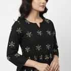 Women's Black Cotton Notch Neck Embroidered Kurta, काला, small