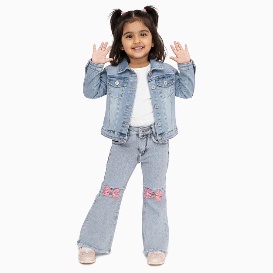 Girls' Light Blue Flared Fit Embellished Jeans, हल्का ग्रे, large image number null