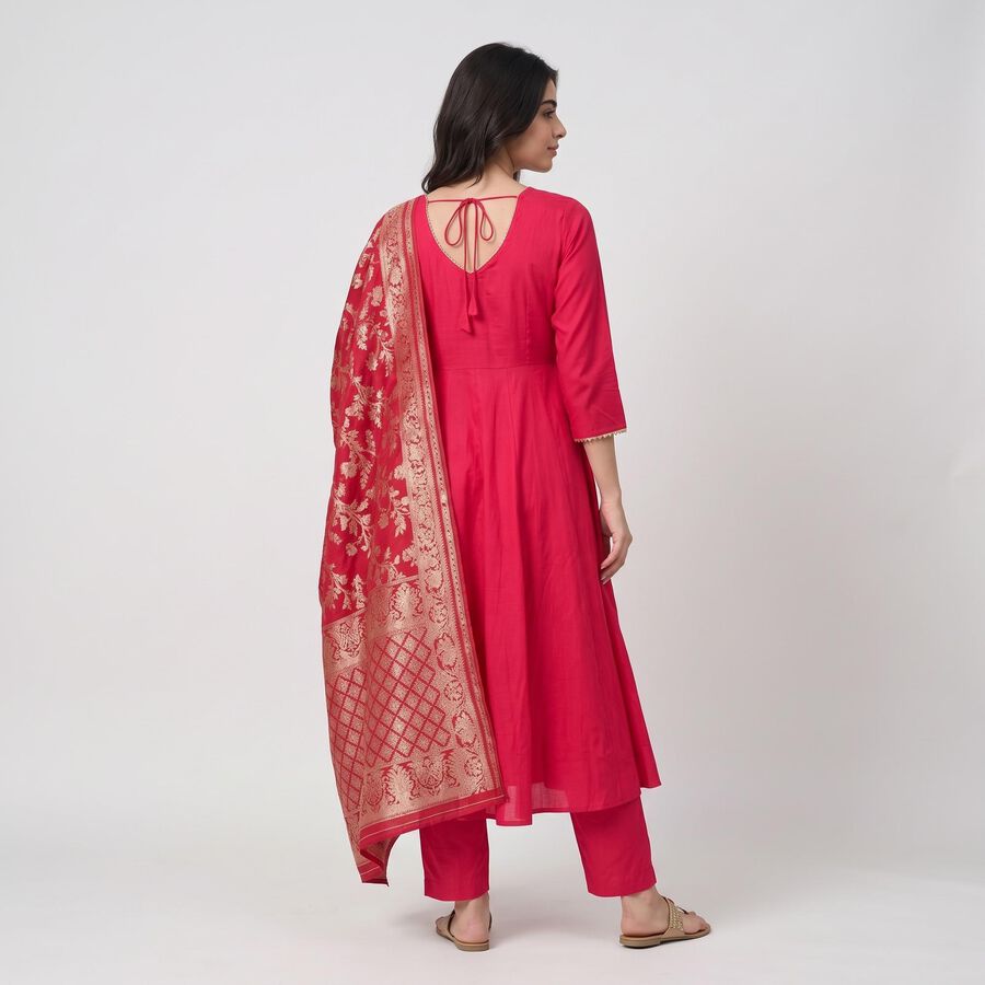 Women's Pink Embroidered Ethnic Set, रानी (फ्यूशिया), large
