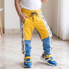 Boys' Yellow Jogger Fit Text Printed Cotton Blend Pyjama, पीला, small