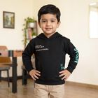 Boys' Black Hoodie Neck Graphic Sweatshirt, काला, small