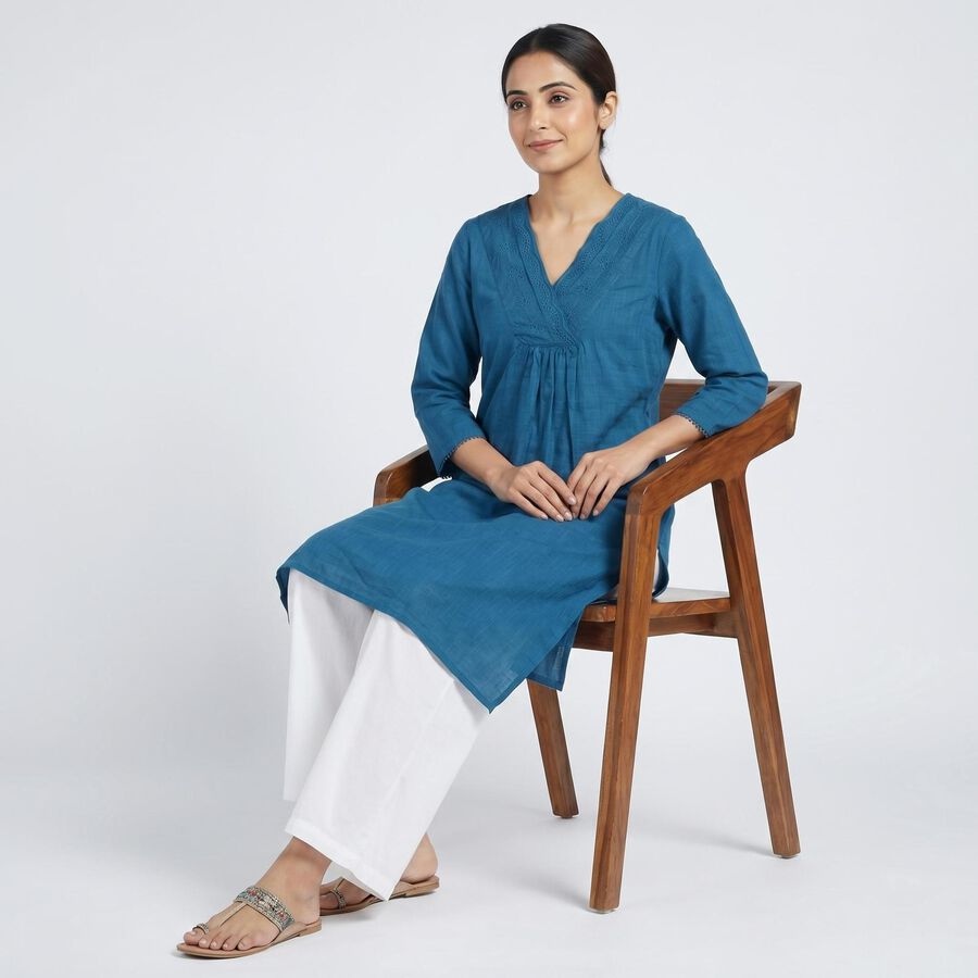 Women's Blue Cotton V-Neck Embroidered Kurta, गहरा नीला, large