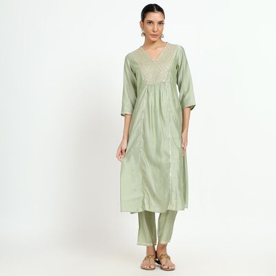 Women's Light Sage Green V-Neck Embroidered Kurta