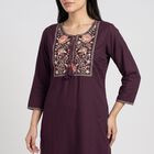 Women's Purple Round Neck Embroidered Kurta, बैंगनी, small