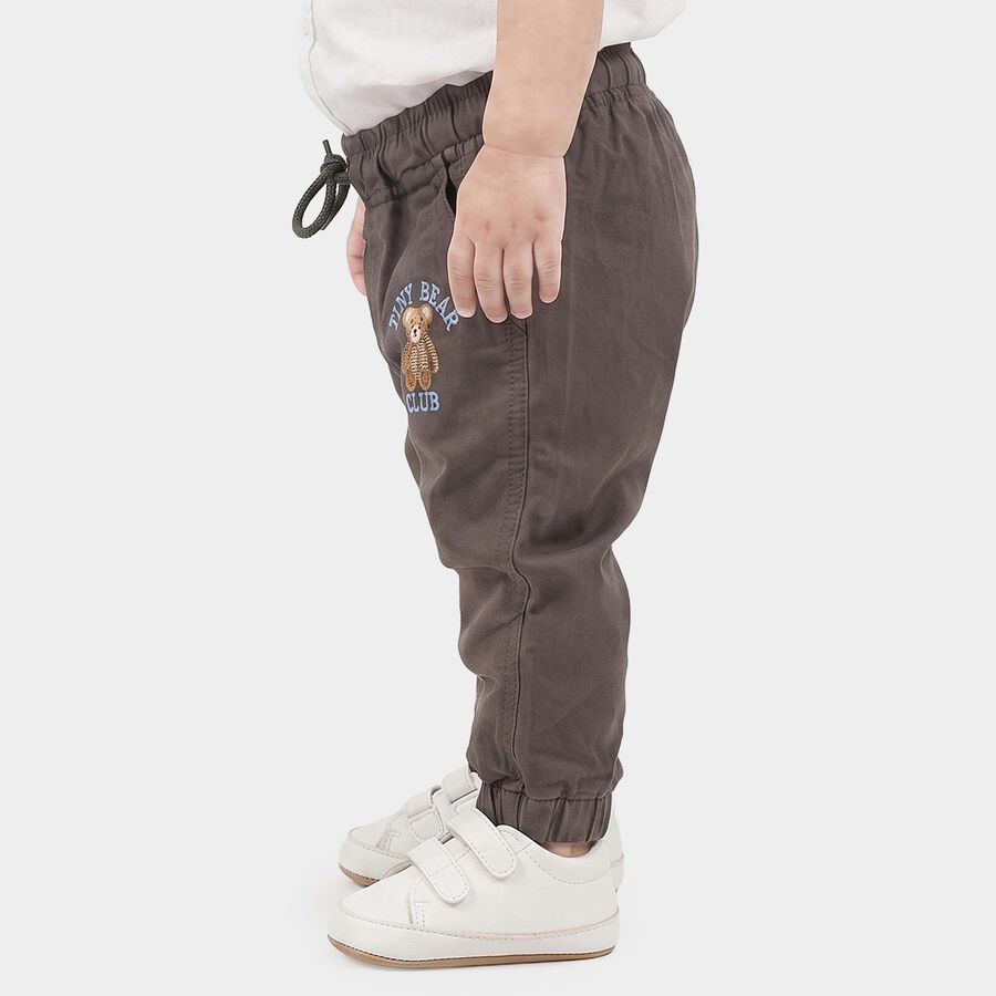 Infants Dark Grey Regular Fit Embroidered Jogger Trousers, गहरा ग्रे, large
