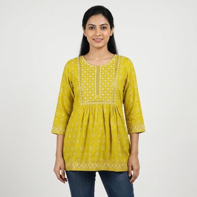 Women's Light Green Round Neck Printed A-Line Kurti
