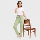 Women's Green Straight Fit Floral Printed Pyjama, हल्का हरा, small