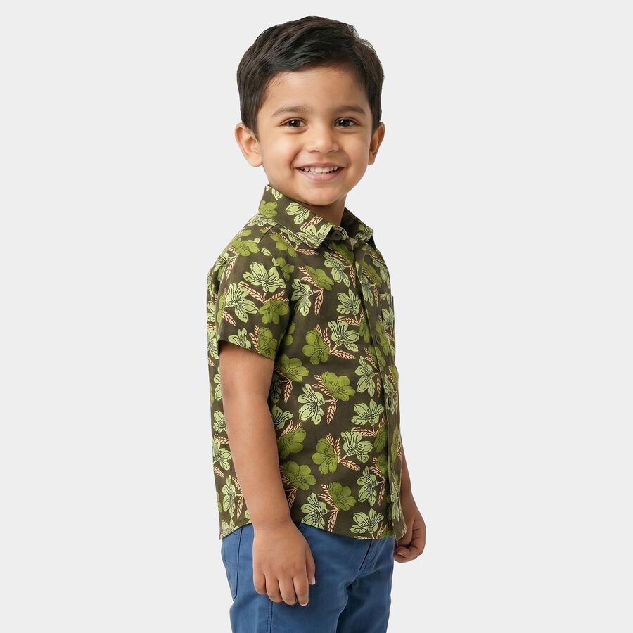 Boys Olive Green Cotton Short Sleeves Collar Regular Fit Shirt, ओलिव, large