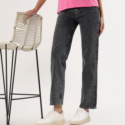 Women's Faded Black Straight Fit Jeans