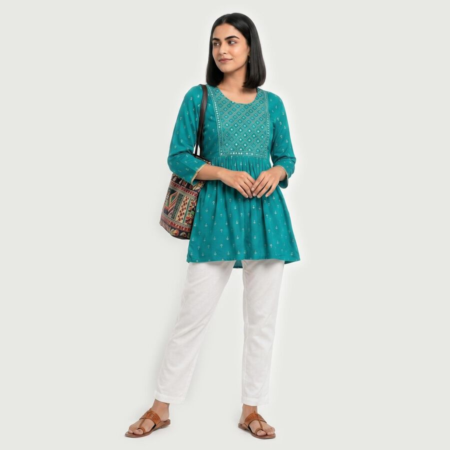 Women's Dark Green Round Neck Embroidered Kurti, गहरा हरा, large