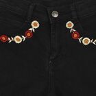 Girls Black Straight Fit Embroidered Jeans, काला, small