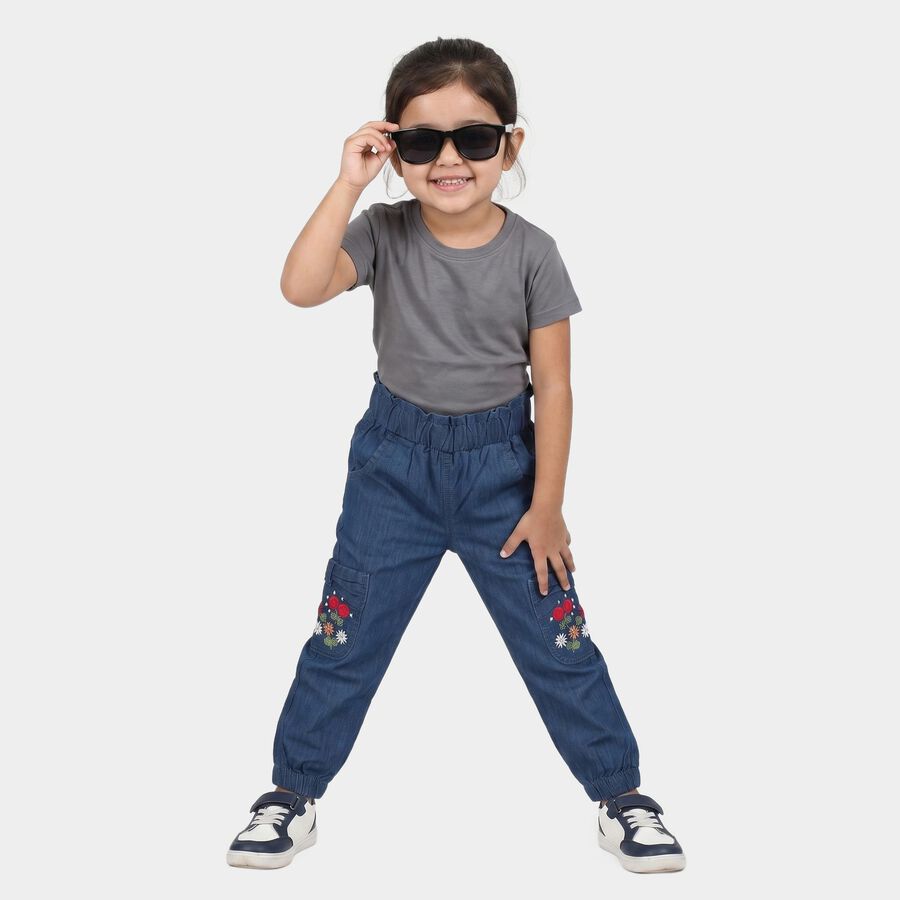 Girls Blue Jogger Fit Embroidered Cargo Jeans, मध्यम नीला, large
