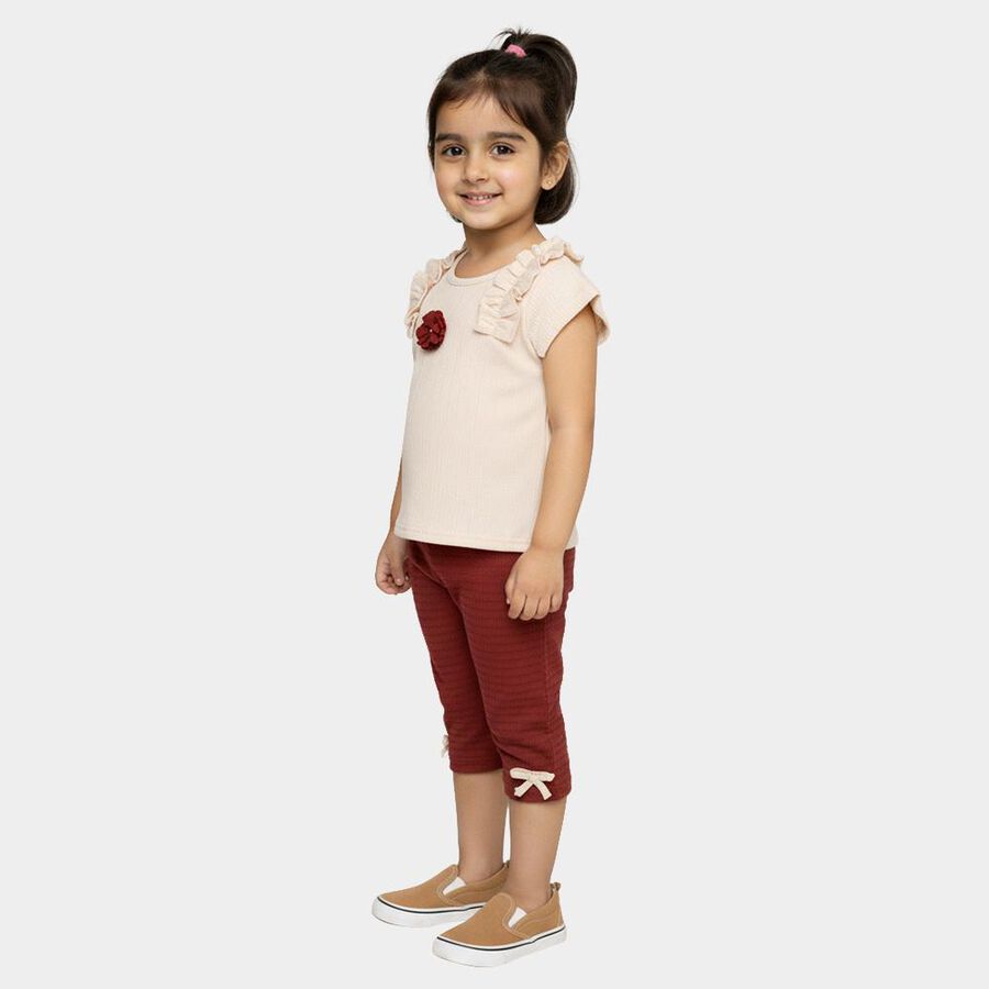 Girls Cream Ruffle Top and Maroon Capri Set, ऑफ व्हाइट, large image number null