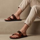 Men's Brown PU Thong Slip-On Sandals, भूरा, small