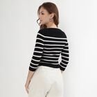 Women's Black and White Boat Neck Striped Top, काला, small