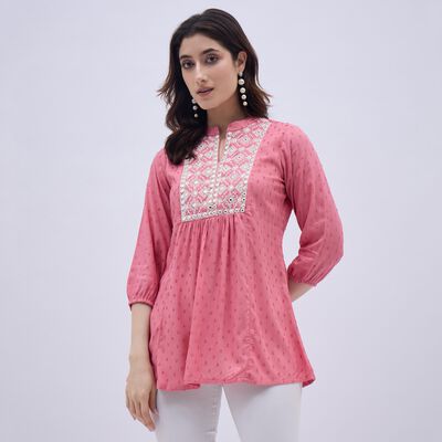 Women's Pink Embroidered Mandarin Collar Kurta