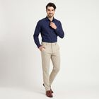 Men's Beige Slim Fit Flat-Front Casual Trousers, गहरा पीला, small