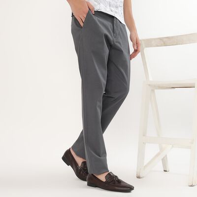Men's Charcoal Grey Slim Fit Flat-Front Casual Trousers