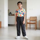 Boys' Black Relaxed Fit Cargo Jeans, काला, small