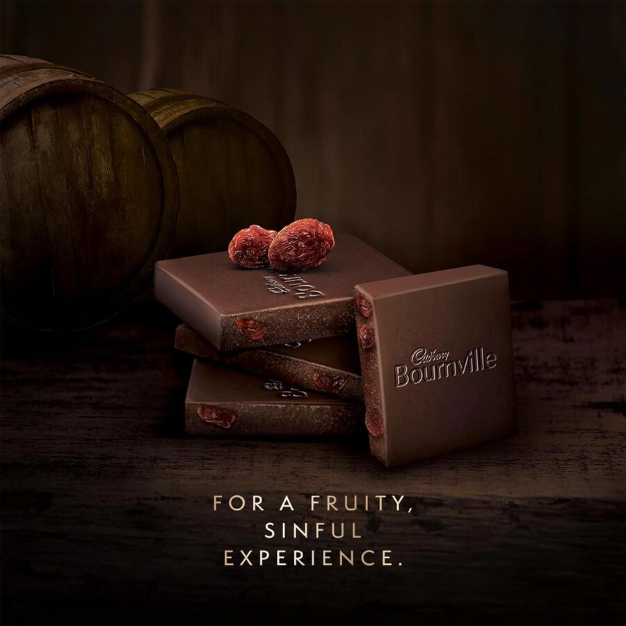 Bournville Rum & Raisin 50% Dark Chocolate Bar, , large