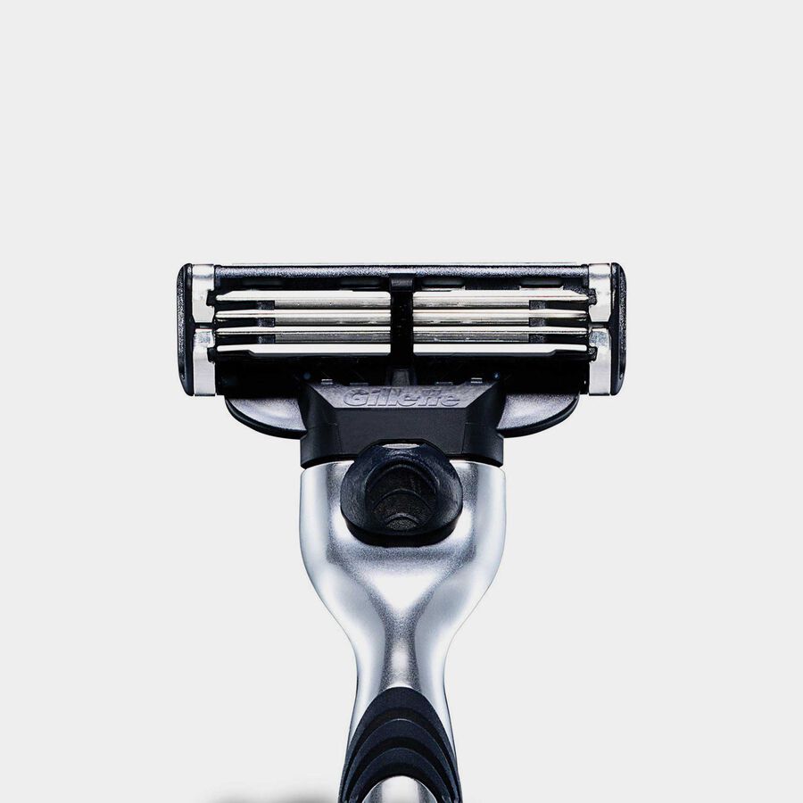 Men Mach 3 Manual Shaving Razor, , large