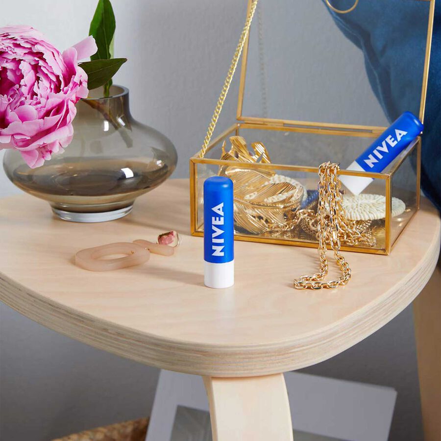 Lipcare Essential, , large image number null