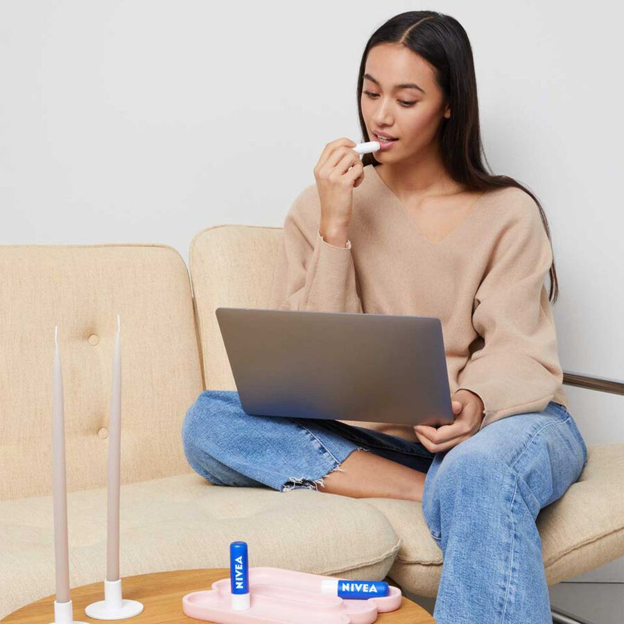 Lipcare Essential, , large image number null
