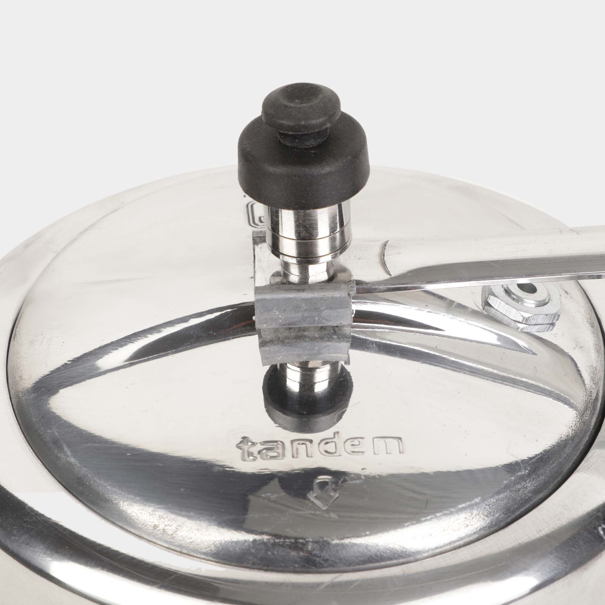 Tandem clearance induction cooker