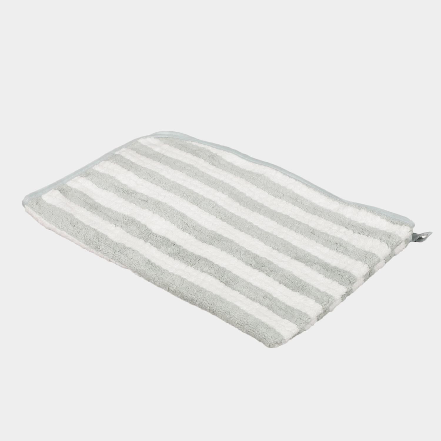 Home Beautiful                         210 GSM Light Green Microfiber Hand Towel