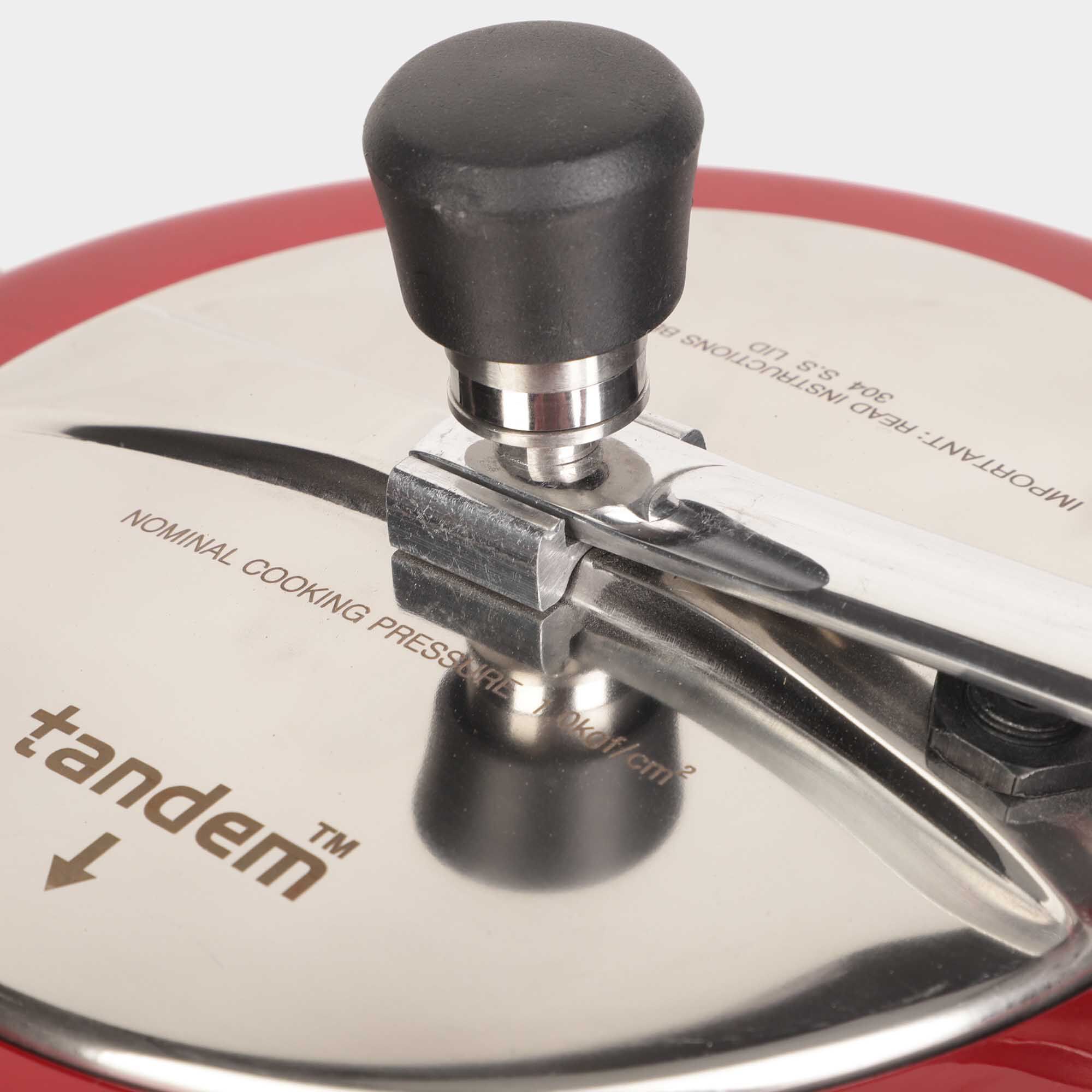 Tandem induction cooker outlet