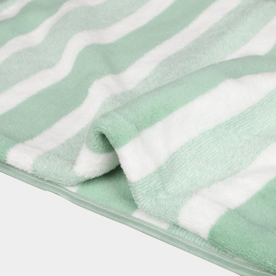 200 GSM Green Microfiber Bath Towel, , large