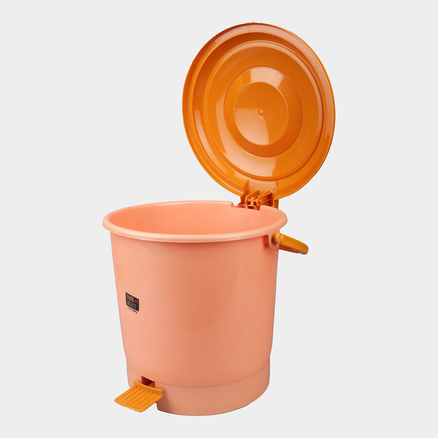 Plastic store pedal dustbin