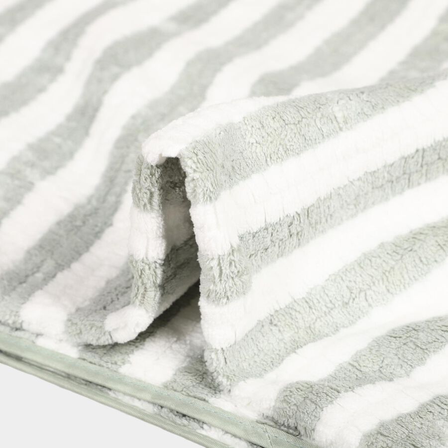 225 GSM Green Microfiber Bath Towel, , large image number null